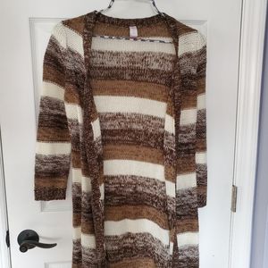 Pretty.brown and tan sweater